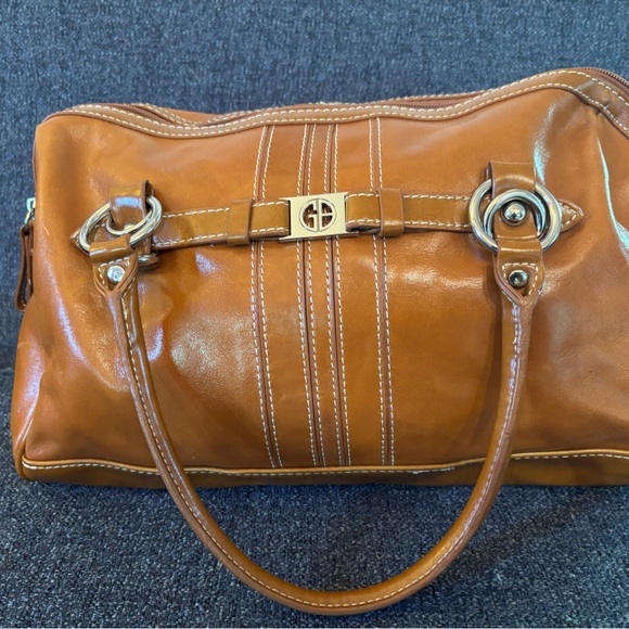 Giani Bernini’s Elegant Tan Leather Gently Used Handbag - Picture 8 of 11